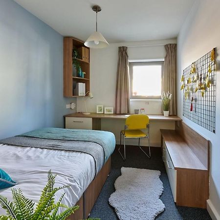 Cosy Ensuite Bedrooms At Trust House Near Exeter City Centre Extérieur photo