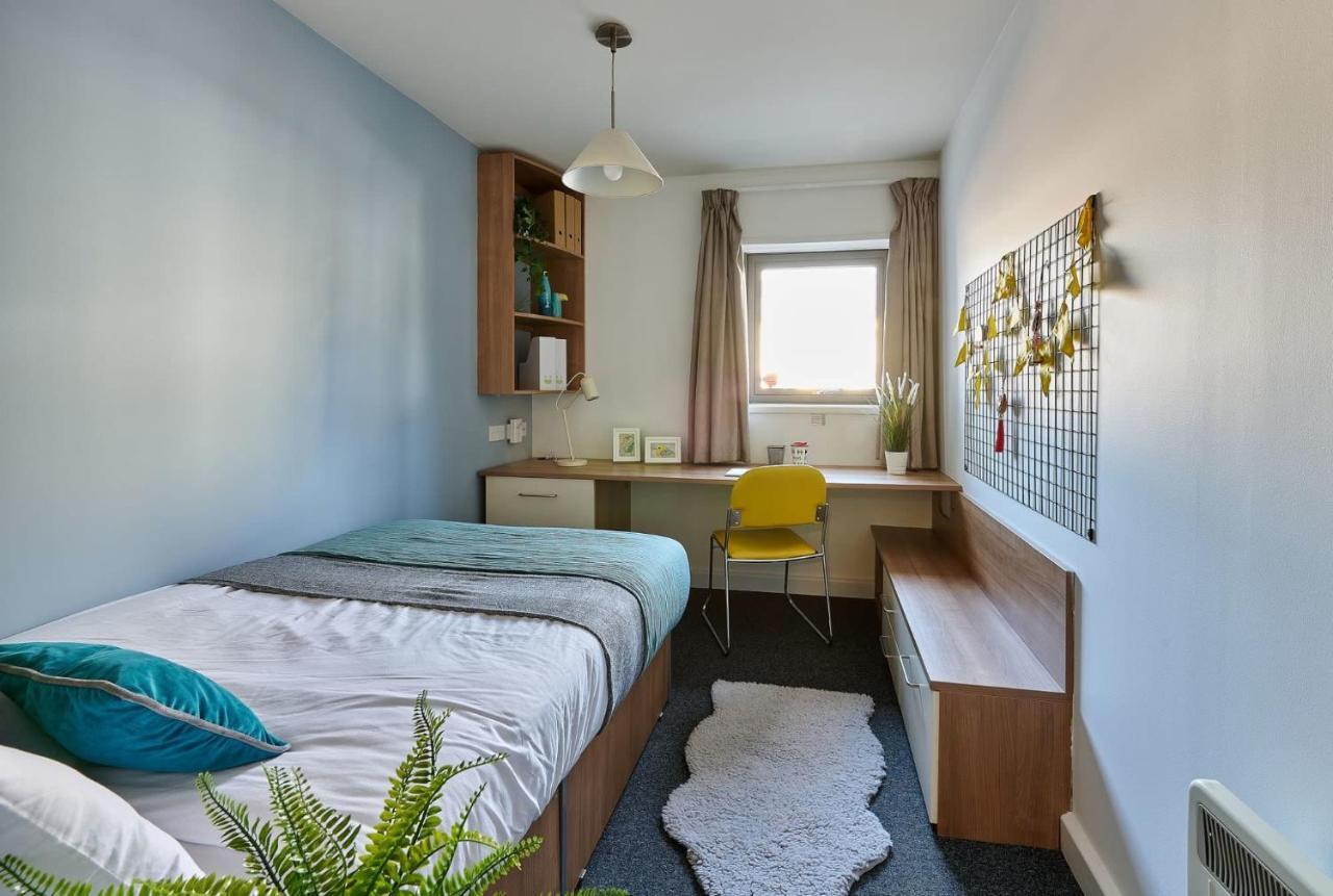 Cosy Ensuite Bedrooms At Trust House Near Exeter City Centre Extérieur photo