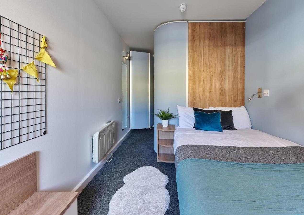 Cosy Ensuite Bedrooms At Trust House Near Exeter City Centre Extérieur photo